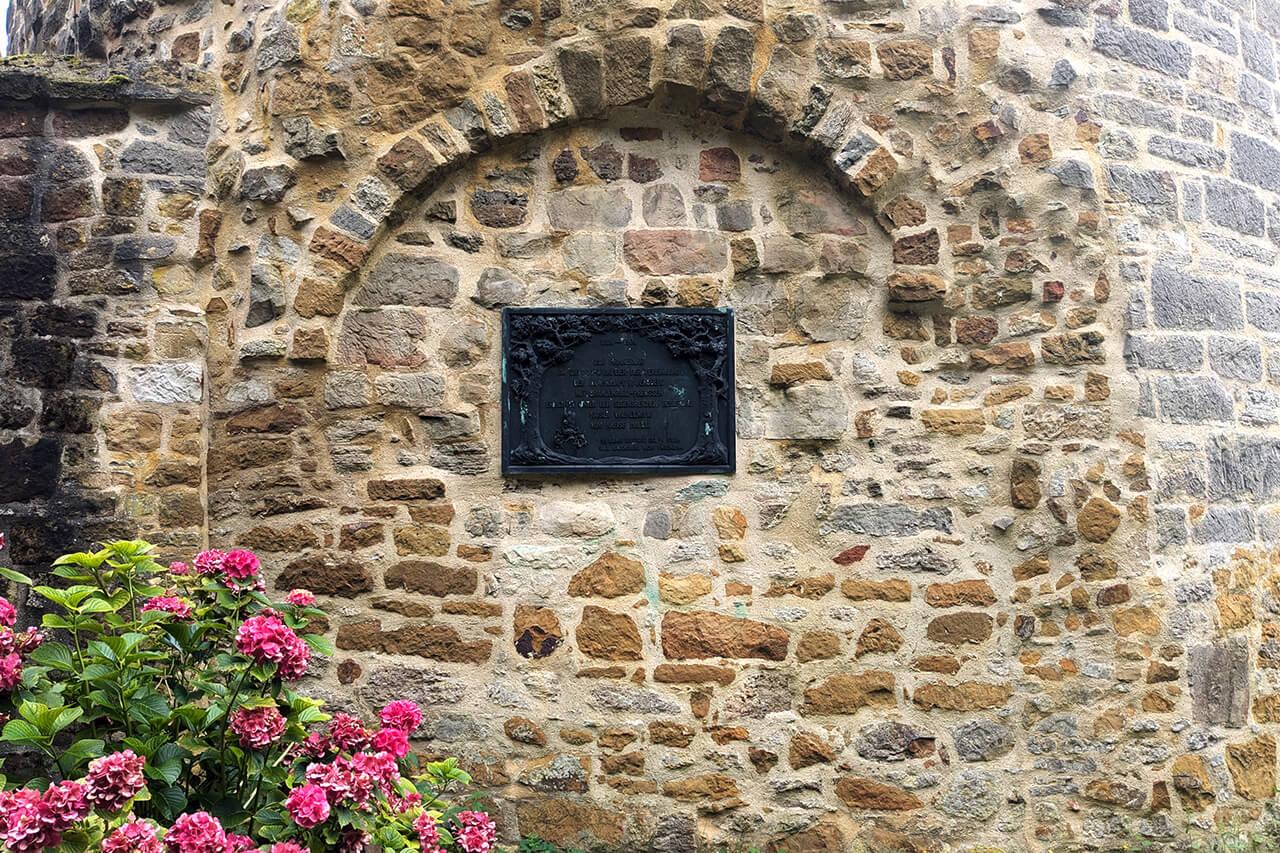 title_Gedenktafel_300Jahre
