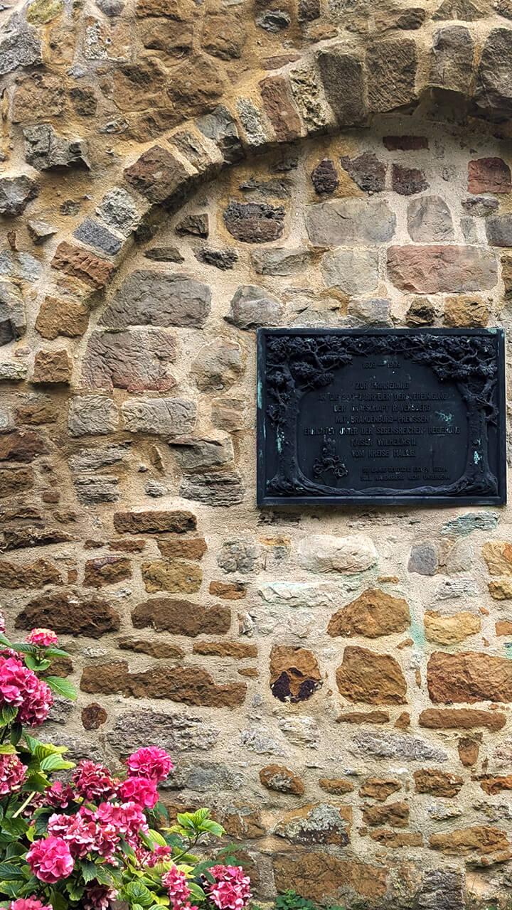 bg_Gedenktafel_300Jahre